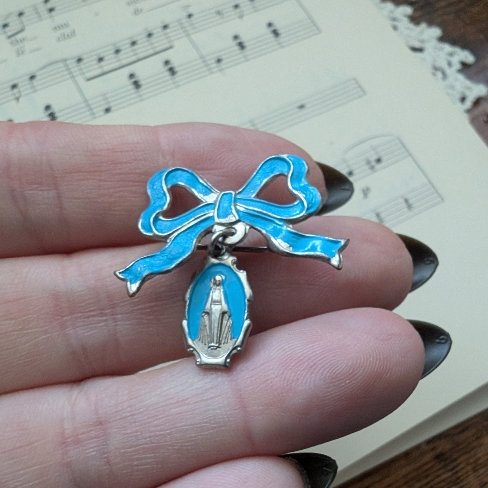 Vintage Religious Blue and Silver Bow Brooch with Pendant - Picture 7 of 7